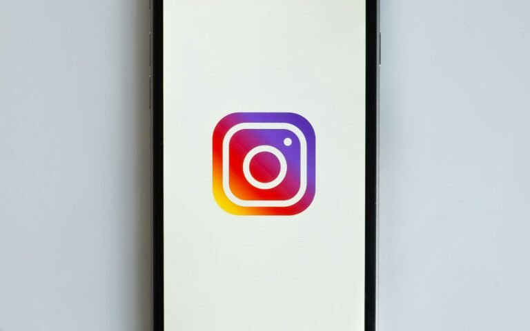 Instagram invadido e trocaram o e-mail